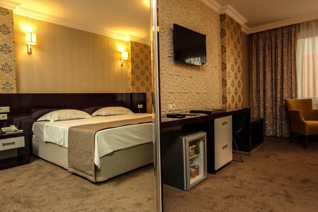 Grand Akcali Otel อิสเกนเดรุน ภายนอก รูปภาพ