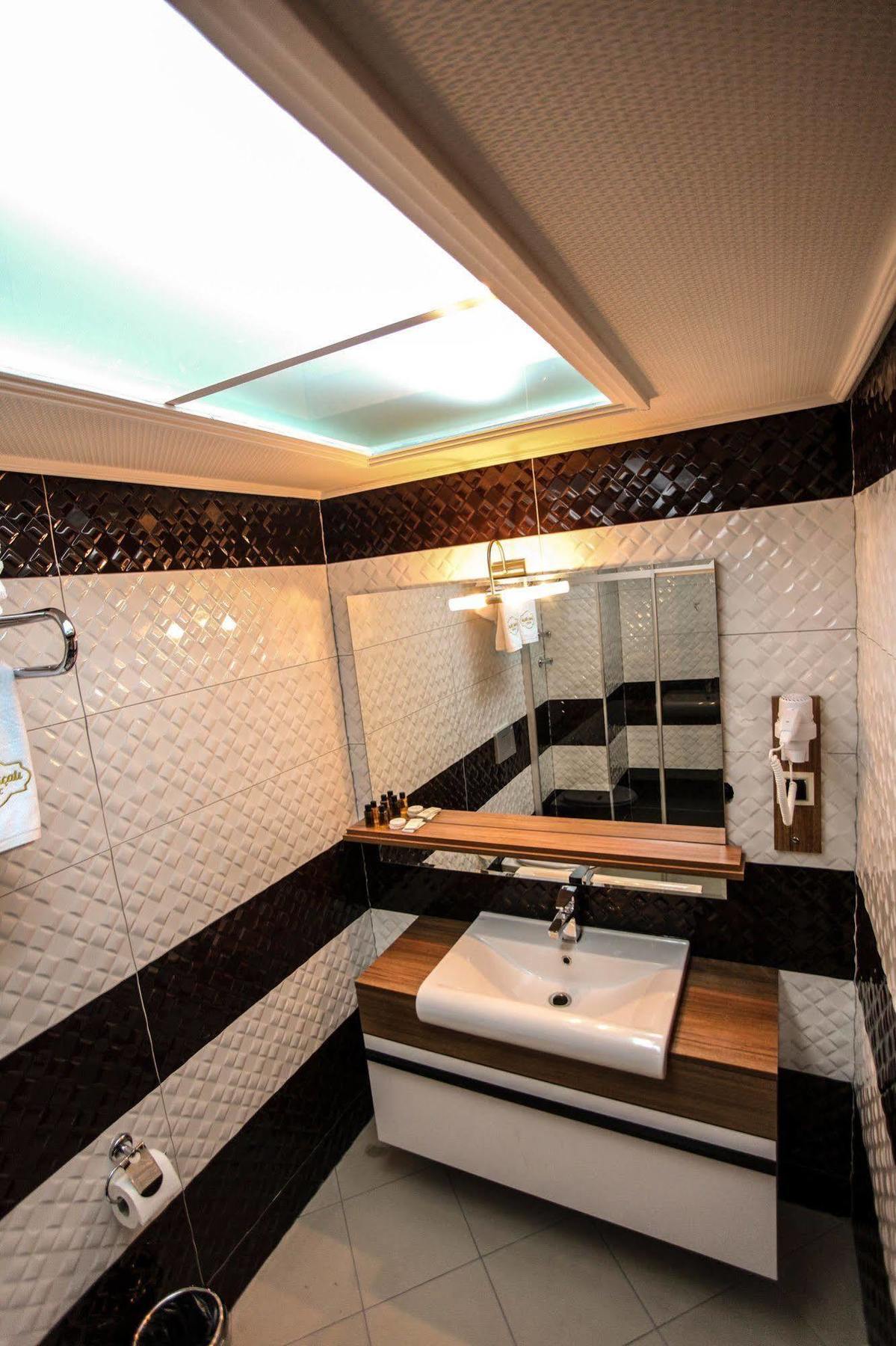 Grand Akcali Otel อิสเกนเดรุน ภายนอก รูปภาพ