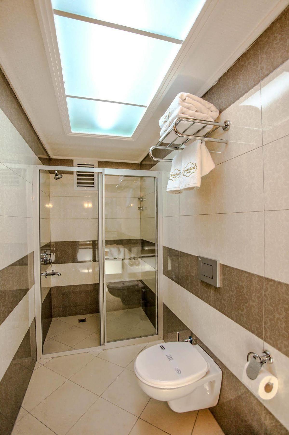 Grand Akcali Otel อิสเกนเดรุน ภายนอก รูปภาพ