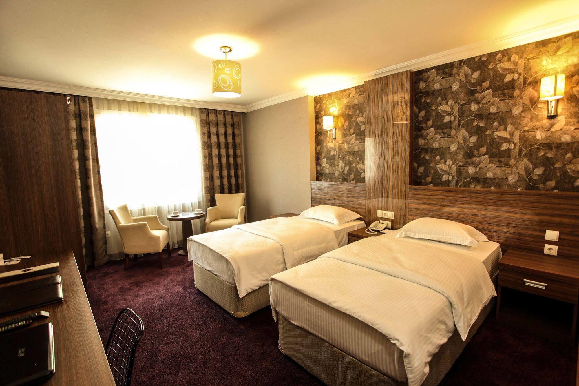 Grand Akcali Otel อิสเกนเดรุน ภายนอก รูปภาพ