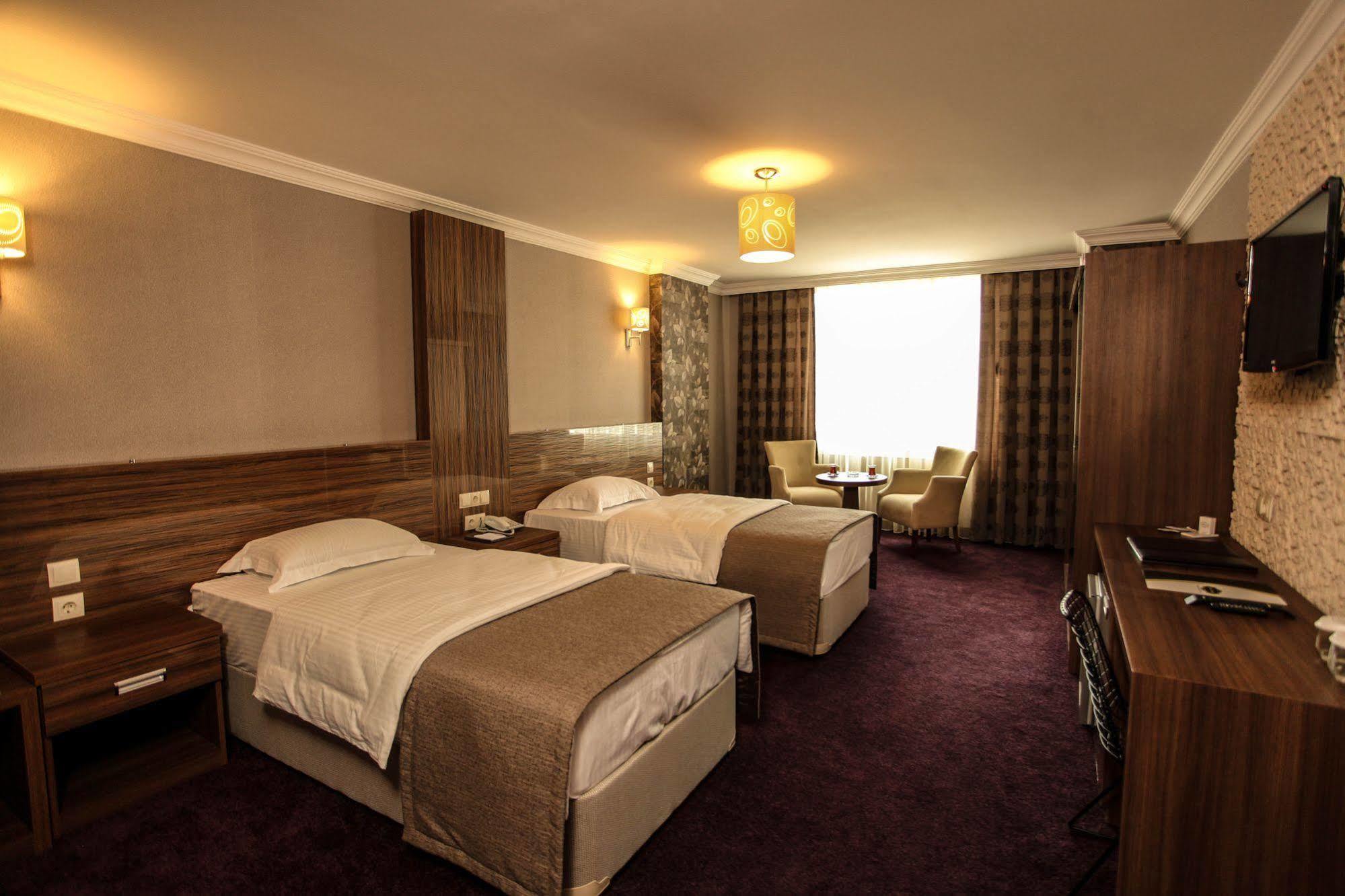 Grand Akcali Otel อิสเกนเดรุน ภายนอก รูปภาพ