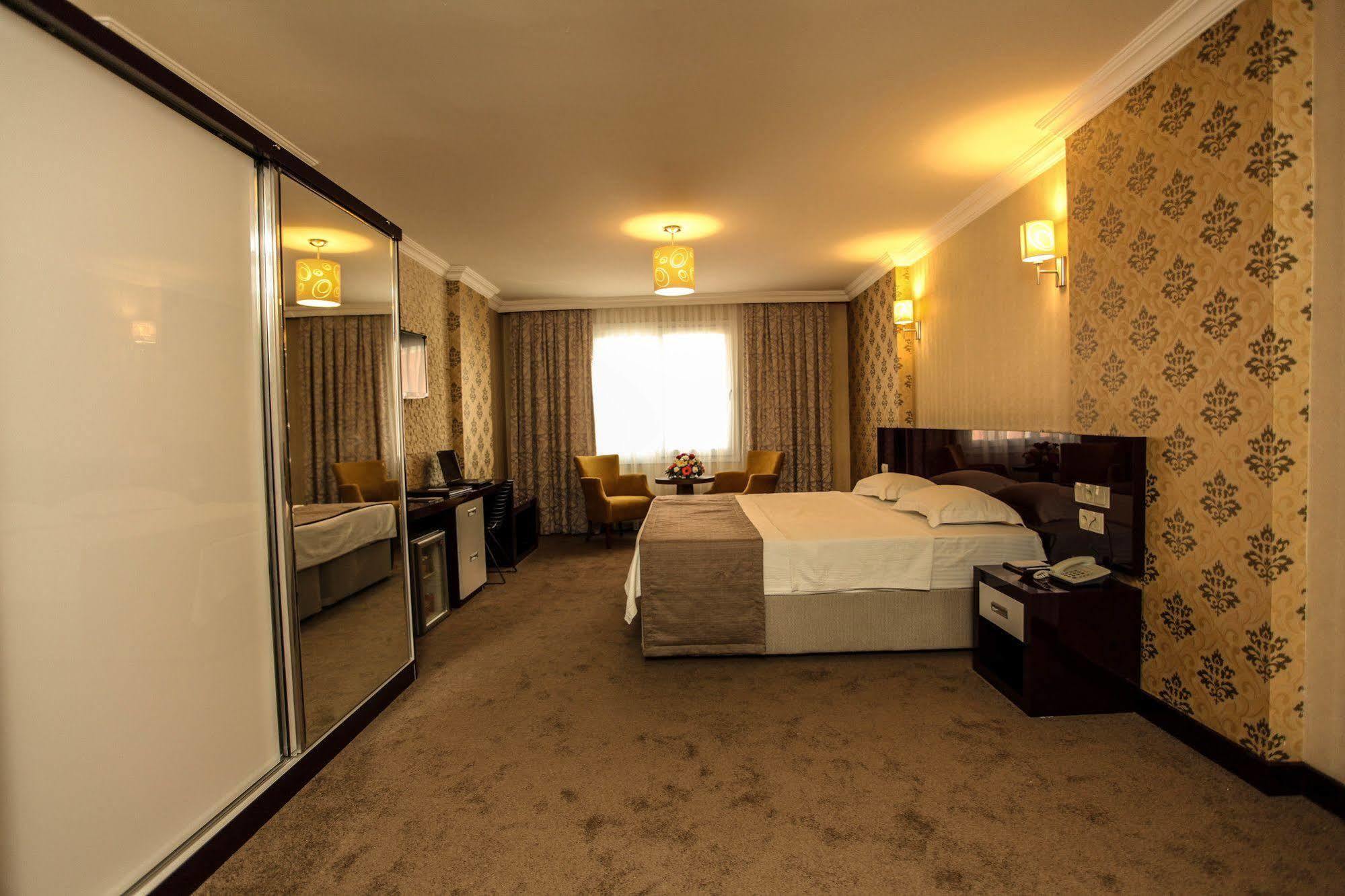 Grand Akcali Otel อิสเกนเดรุน ภายนอก รูปภาพ
