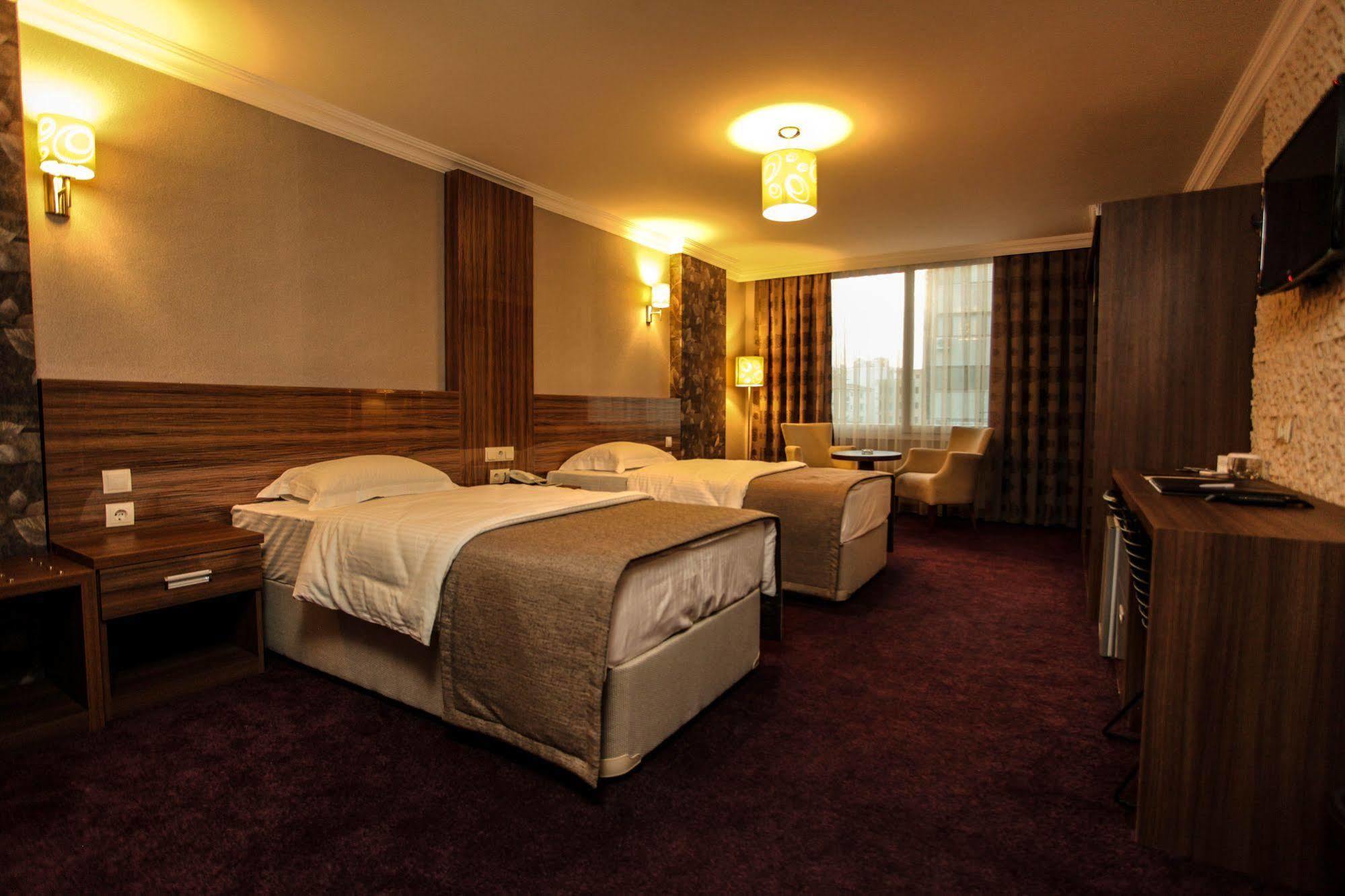 Grand Akcali Otel อิสเกนเดรุน ภายนอก รูปภาพ